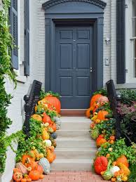 Add character to your outdoor decor with the. 10 Easy Essentials For Outdoor Fall Decorating Diy