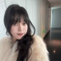 100+ "Daisy Dong" profiles