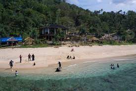 Pantai lampuuk banda aceh besar di lokasi sebelum tsunami alamat foto gambar keindahan misteri lampuk ditutup lhoknga nangroe darusallam sabang wikipedia lange dan romantis tebing. Sekeping Surga Di Pantai Momong Aceh Besar Kumparan Com