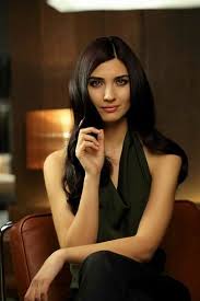 Tuba büyüküstün sefirin kızı dizisinde sancar ve melek'in yaralarını saran kişi olacak. Tuba Buyukustun Sefirin Kizi Dizisine Dahil Oldu Tuba Buyukustun Kimdir Kac Yasinda Nereli Dizileri Neler Son Dakika Magazin Haberleri