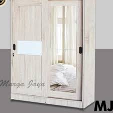 Jual lemari pakaian 3 pintu sliding, salah satu perabot rumah yang memiliki fungsi penting adalah lemari pakaian. Ltu108 Lemari Pakaian 2 Pintu Sliding Geser Coklat Kayu Partikel Minimalis 11 Shopee Indonesia