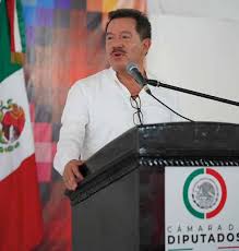 Bailan con armas en narcofiestas