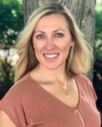 Amber Eversole's Instagram, Twitter & Facebook