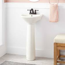 farnham porcelain mini pedestal sink
