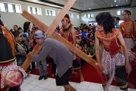 Ibadah kamis putih 1 april 2021 gereja toraja jemaat tamalanrea. Umat Katolik Misa Kudus Kamis Putih Antara News Bali