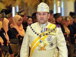 Collection of tengkolok wore by sultan for all malay states except johor which sultan of johor wore a crown due to influence from british empire. Tengkolok Diraja Dendam Tak Sudah Simbolik Hidup Mynewshub