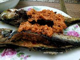 Resepi special ikan cencaru sumbat sambal kelapa (auto menggoda). Ikan Cencaru Sumbat Kelapa
