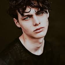 Brown skin black hair boy. Male Aesthetic Boy With Black Hair And Green Eyes Novocom Top