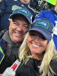 Our friends from Hawaii flew in for the game and we couldn't have picked a  better game to go to all season! Seahawks get the W and 1st place baby! Wow  wow