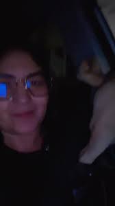 A sus Chatitos también les gusta ir así en la ventana?