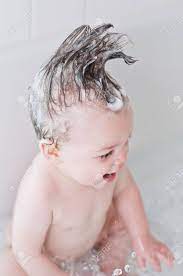 When my husband and i first became parents, our daughter developed a flaky, yellow, scaly rash on her head. A 10 Monate Altes Baby Beim Baden Lizenzfreie Fotos Bilder Und Stock Fotografie Image 19505353