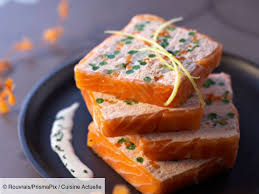 Recette Duo De Saumon Aux Petits Legumes Ingredients 4 Personnes 300 G De Filet De Saumon Sans Peau 8 Belles T Recette Saumon Recette Recettes De Cuisine