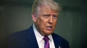 ¿Cómo funciona el proyecto de ley de Trump que recorta impuestos y  programas sociales?