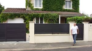 Optez pour un portail coulissant et notamment un portail alu coulissant qui s'adaptera parfaitement pour une installation dans des environnements exigus. Portail Leroy Merlin Coulissant Gamboahinestrosa