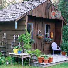 Daher bieten wir ihnen wartungsarme holzoptikfassaden aus kunststoff oder anderen verbundwerkstoffen, damit sie ihr gartenhaus nie mehr streichen müssen. Gartenhaus Ideen 18 Schone Gartenhauser Und Hutten Als Inspiration