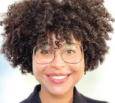 Elizabeth Malpass's Instagram, Twitter & Facebook