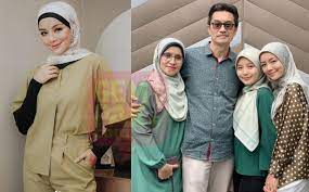 Malah netizen turut meluahkan rasa kecewa dengan perubahan mendadak. Jeans Tu Ketat Blouse Kamu Paras Peha Mira Filzah Terima Teguran Bapa Gempak