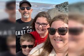 6 students dropped off in dark mid-route after mistakenly boarding wrong  school bus