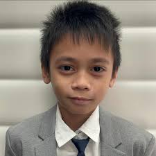 Today is the first day of school for my little ones! 🥳🎈 I can't believe  my youngest twins are already 1st graders, and this year, I'm a mom of both  1st and