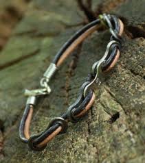 Dieses Armband Ist Ein Upcycling Produkt Angefertigt Aus Teilen Einer Alten Fahrradkette Jedes Kettenglied W Armband Leder Fahrradketten Armband Lederarmband