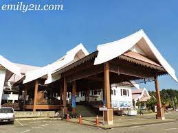 Lebih 30 tahun dalam industri ini. Noor Arfa Craft Centre Kuala Terengganu From Emily To You