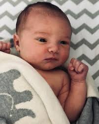 Well, the bun is out of the oven 😍 Introducing, little miss Millie Moon  Durbin 🌙born Wednesday June 9th at 11:17am. 21 inches long & 8.12 lbs.  Thank you to every Nurse,