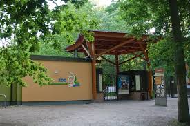 Der zoo rostock ist das zuhause für 4.500 tiere in 450 verschiedenen arten aus aller welt. Rostock Zoo Wikipedia