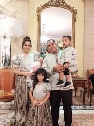 Hal itu terlihat dari unggahan mulan jameela di akun instagram terverifikasi miliknya, rabu (19/5/2021). Baju Lebaran Selebriti Inspirasi Buat Baju Seragam Sambut Idul Fitri Entertainment Fimela Com