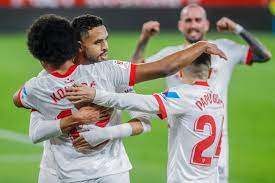 Im achtelfinale der champions league hat borussia dortmund gegen den fc sevilla nach dem knappen hinspielsieg die bessere ausgangsposition. Sevilla Vs Borussia Dortmund Odds Prediction Champions League Round Of 16 Leg 1