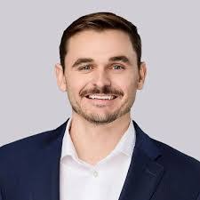 Angie Quist's Instagram, Twitter & Facebook