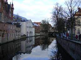 A bélgica é um país da europa ocidental.de clima temperado oceânico e terreno pouco acidentado, o país possui área de 30,5 mil km² e um litoral estreito banhado pelo mar do norte. Brujas Belgica Foto Bruges Flanders Barat Tripadvisor
