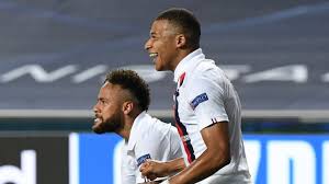 Similar players to kylian mbappé. Kylian Mbappe Es Perlt Wieder Im Champagnerglas Sport Sz De