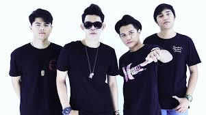 Usahakan kalian download sebagai review saja, belilah cd original atau kalian beli secara online seperti di itunes untuk mendukung semua artis agar terus berkarya. Pasti Penyanyi Cherpen Band Lagu Tema Ost Kekasih Paksa Rela Lirik Hang Nadim Komposer Hang Nadim Afiez Label Seventeen Eleven Lirik Lagu Komposer Lagu