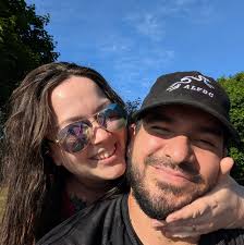 What are good resources to learn about hockey, football, and baseball cards?