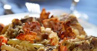 On en trouve aisément dans les rayons des on peut demander à la goûter pour en vérifier la finesse et l'acidité. Recette Choucroute Garnie Revisitee A La Mode Strasbourgeoise Marie Claire