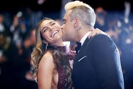 Può essere dato ma non ricevuto, oppure dato e ricevuto il bacio è molto diffuso in tutto il mondo, ma assume dei significati differenti, a seconda dei contesti culturali nei quali viene praticato. 8 Tipi Di Bacio E Il Loro Significato