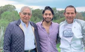 So let's check out some interesting. El Es Luis Miranda Cardoso Papa De Luis Miranda Nava Clase