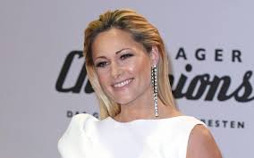 Und das tun wir jetzt. Zdf Moderatorin Maja Weber Kritisiert Helene Fischer Zdf Auf Der Seite Der Sangerin