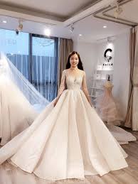 Pin By Secil On Fairy Tale Wedding Dress Wedding Dresses Fairy Tale Wedding Dress Wedding Dress Vintage Sleeves