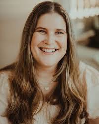 Mary Evrard's Instagram, Twitter & Facebook