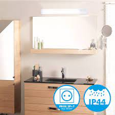 Les réglettes led de salle de bain proposées par deliled sont conçues pour des environnements humides. Reglette Applique Salle De Bain Led 8w 900lm Avec Prise Eclairage Design
