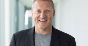 Justin Litz's Instagram, Twitter & Facebook