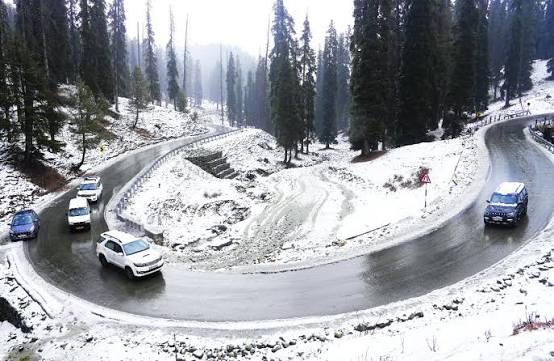 Chillai-Kalan Begins As Snowfall Transforms Kashmir Into Winter Wonderland | Daily Pioneer