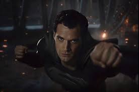 Vamos do começo, zack snyder é um diretor de cinema que, em um momento muito tenso de sua vida (morte de sua filha) saiu da produção de liga da justiça, aquele filme mais ou menos de 2017. Mls817sndf7num