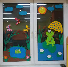 Featuring popular characters, seasonal motifs and classroom themes, you'll be able to find eureka® window decals that are perfect. Window Spring Frog Kindergarten Decorations Classroom Window Decorations Preschool Crafts