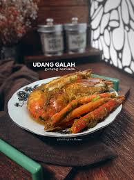 Udang galah biasanya hidup di daerah perairan air tawar yang dangkal. Resipi Udang Galah Goreng Berlada Blog Sihatimerahjambu