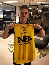 50,598 likes · 3,081 talking about this · 74 were here. Fk Bodo Glimt On Twitter Fredagsquiz Inne Pa Akademi Kontoret Finner Du En Vakker Glimt Drakt Fra Hvilken Sesong Er Denne Drakten Fra Bodoglimt Retro Fridayfeeling Https T Co Xds3iqa0qe