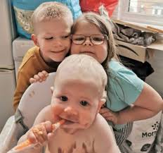 Mum, 27, with cancer & just months to live buys three kids birthday gifts &  writes cards so they don't forget her