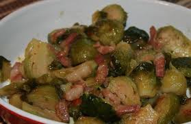Poelee De Choux De Bruxelles Et Lardons Ww Plat Et Recette Choux De Bruxelles Choux Recette Choux De Bruxelles