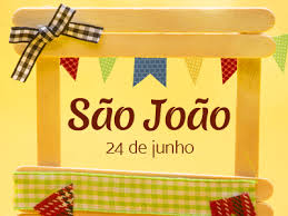 Outro dia sentei na frente dos materiais, peguei um pedaço de papel, pensei, pensei e… nada. Dia De Sao Joao 24 De Junho Calendarr